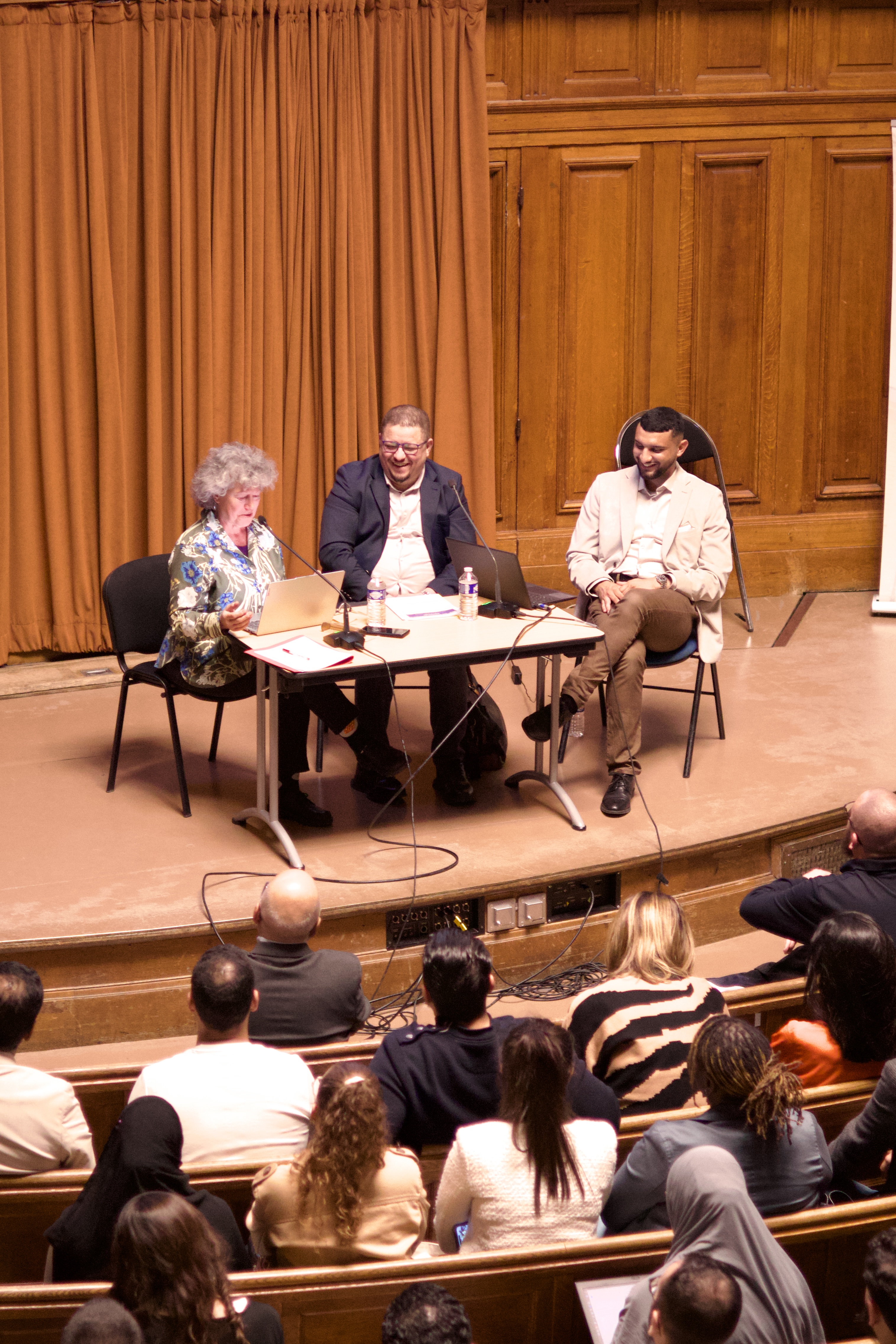 Panel de conférenciers lors d'un événement TW3